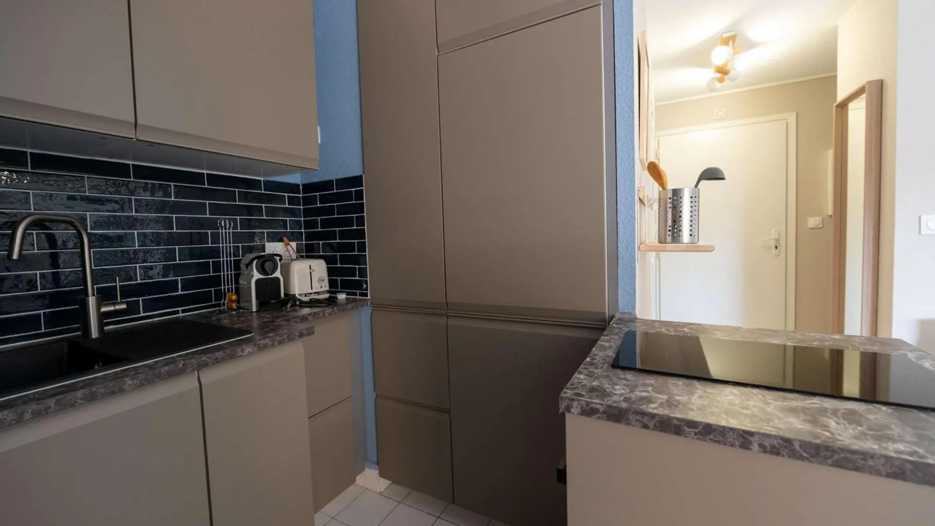 T2 Cabine Renove/Piscine/Clim/Commerces Le Lavandou Apartment