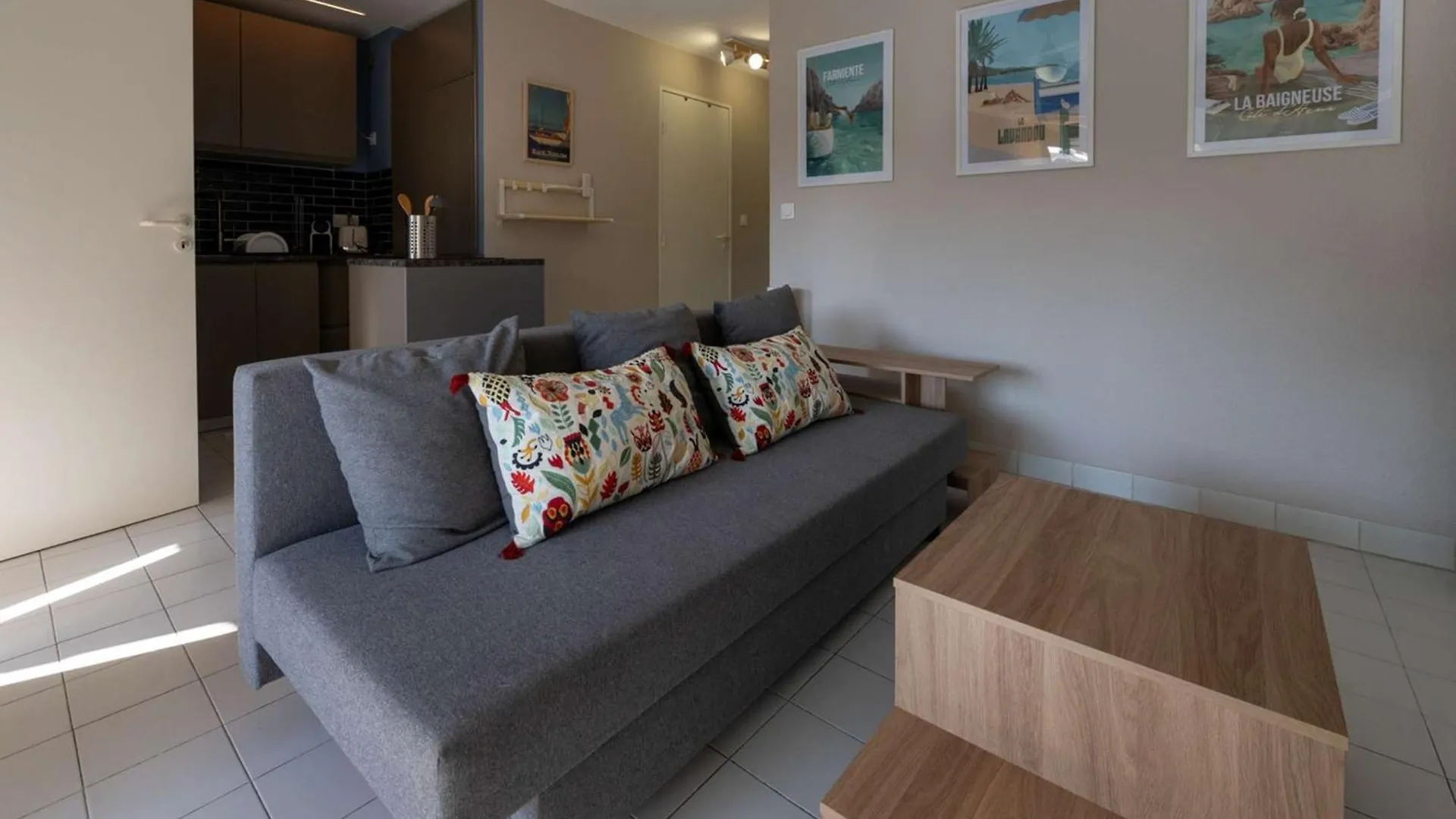 Apartment T2 Cabine Renove/Piscine/Clim/Commerces Le Lavandou France