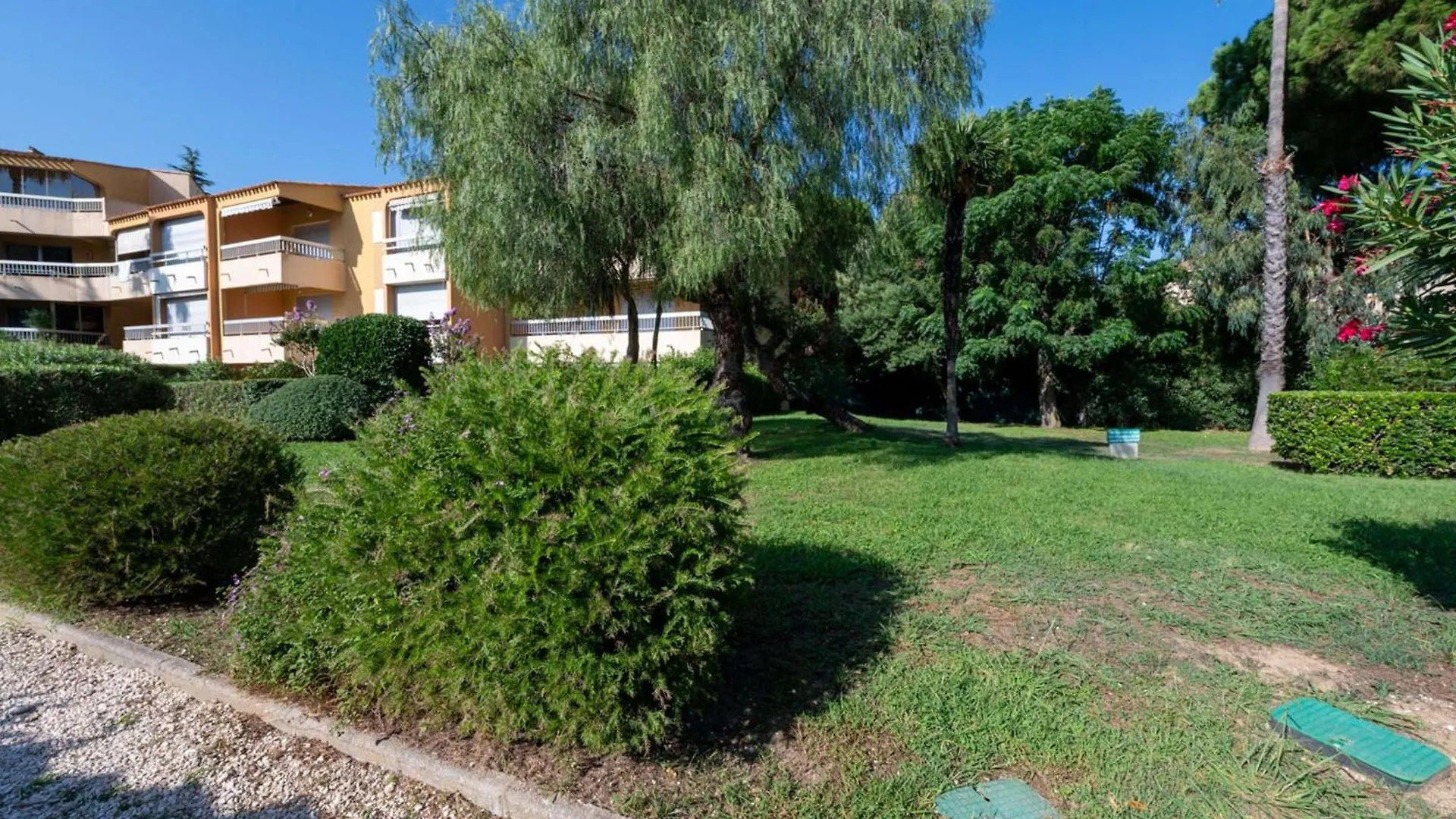 T2 Cabine Renove/Piscine/Clim/Commerces Le Lavandou 0*,